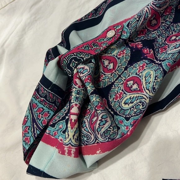 Van Heusen Blouse - Picture 8 of 9